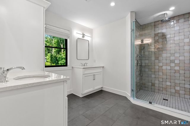 37 Luca Lane, Wethersfield, CT 06109