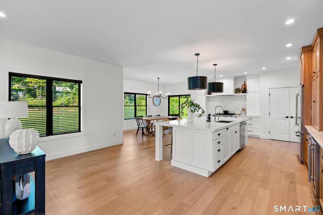 37 Luca Lane, Wethersfield, CT 06109