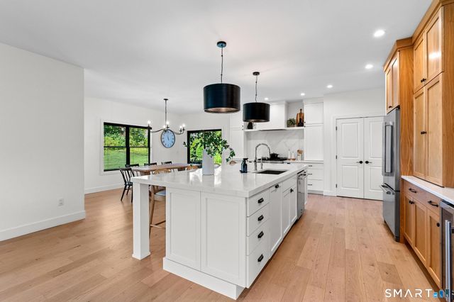 37 Luca Lane, Wethersfield, CT 06109