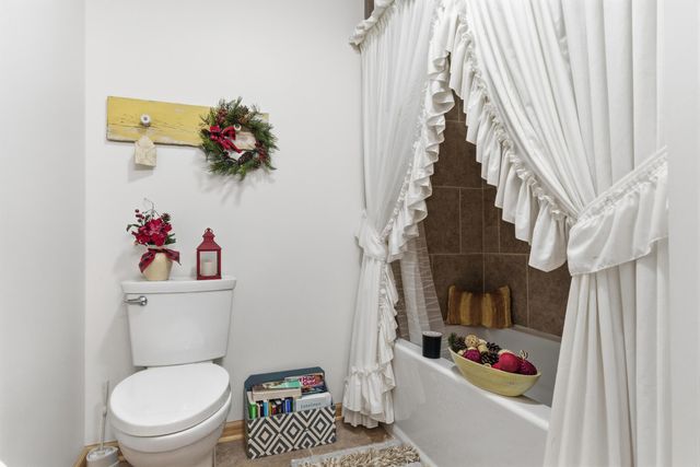 9960 Wildwood Place, Demotte, IN 46310