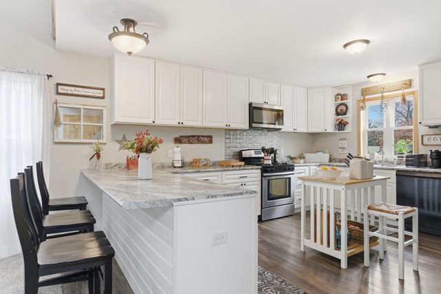 9960 Wildwood Place, Demotte, IN 46310