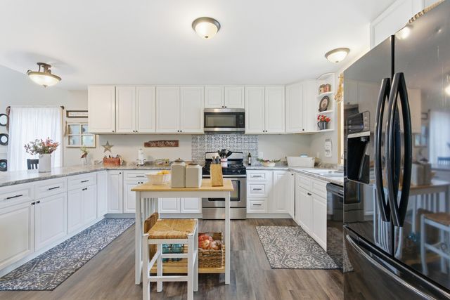 9960 Wildwood Place, Demotte, IN 46310