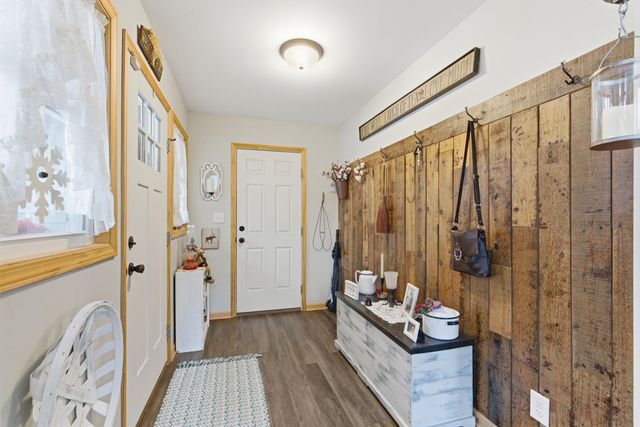 9960 Wildwood Place, Demotte, IN 46310