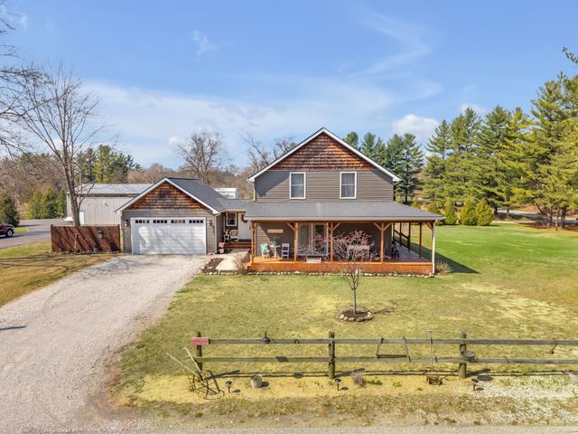 9960 Wildwood Place, Demotte, IN 46310