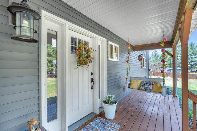 9960 Wildwood Place, Demotte, IN 46310