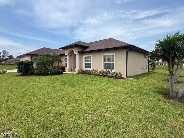 1914 NW 32nd CT, Cape Coral, FL 33993