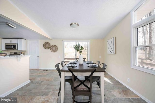116 LAKEVIEW PKWY, Locust Grove, VA 22508