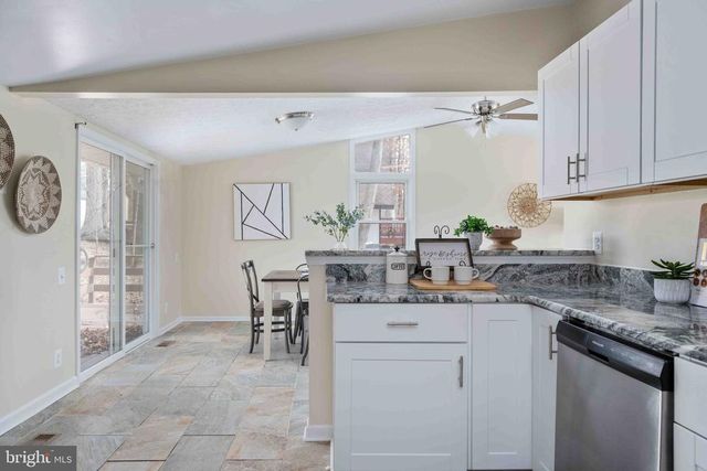 116 LAKEVIEW PKWY, Locust Grove, VA 22508