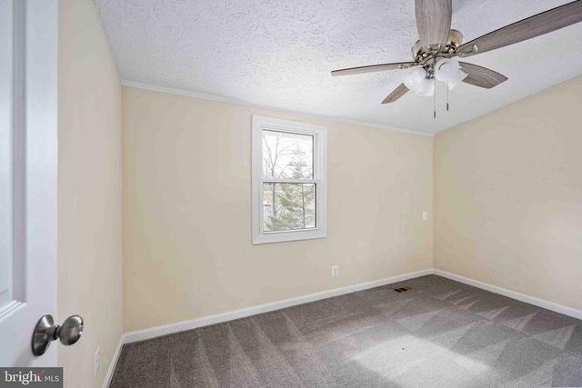 116 LAKEVIEW PKWY, Locust Grove, VA 22508