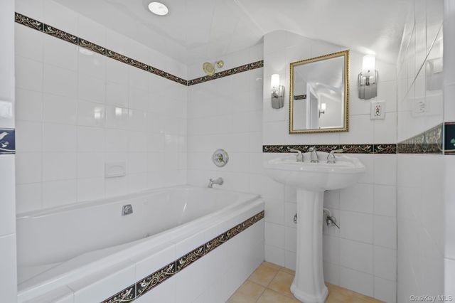 401 Heathcote Road, Scarsdale, NY 10583