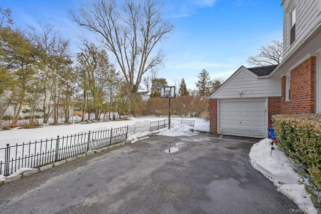 401 Heathcote Road, Scarsdale, NY 10583