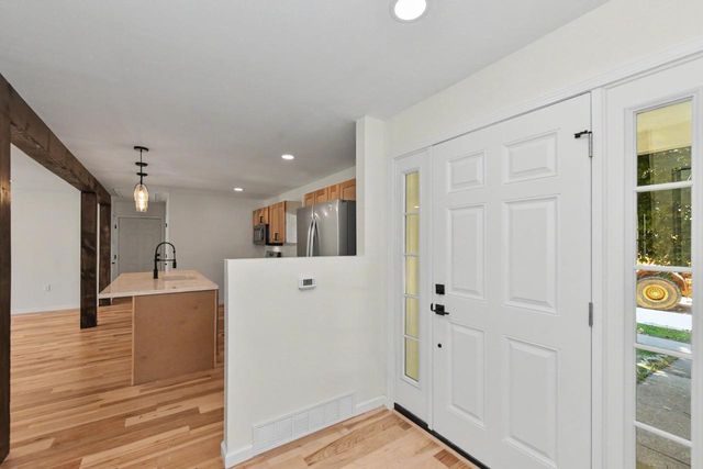 632 W Wisconsin AVENUE, Oconomowoc, WI 53066