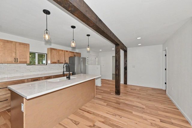 632 W Wisconsin AVENUE, Oconomowoc, WI 53066