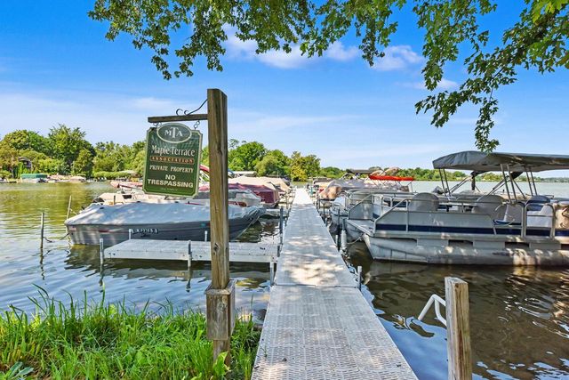 632 W Wisconsin AVENUE, Oconomowoc, WI 53066