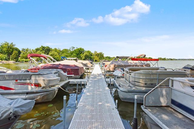 632 W Wisconsin AVENUE, Oconomowoc, WI 53066