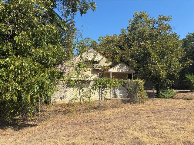 2307 Knight Street, Dallas, TX 75219