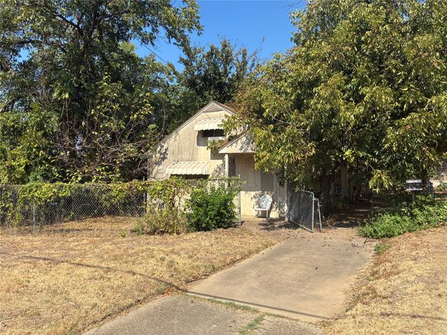2307 Knight Street, Dallas, TX 75219