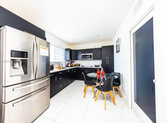 9365 SW 44th St, Miami, FL 33165