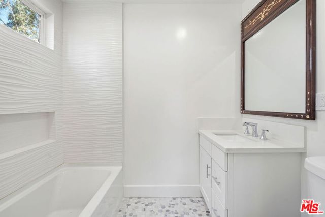 10321 Sala Place, Sun Valley, CA 91352