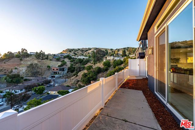 10321 Sala Place, Sun Valley, CA 91352