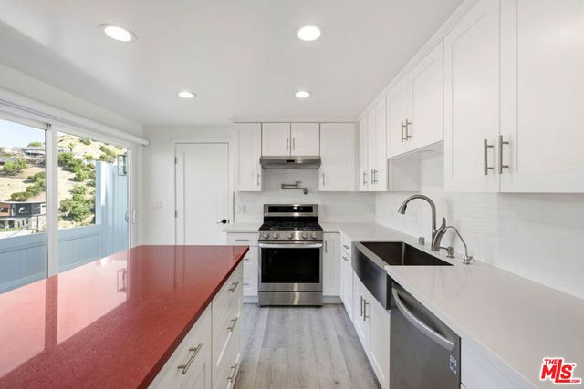 10321 Sala Place, Sun Valley, CA 91352