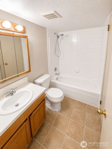 8224 59th Avenue E, Puyallup, WA 98371