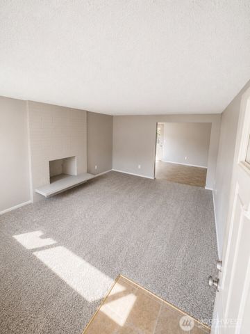 8224 59th Avenue E, Puyallup, WA 98371