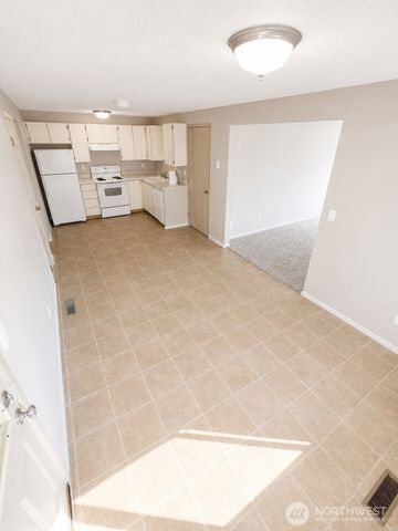 8224 59th Avenue E, Puyallup, WA 98371