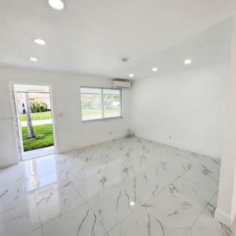 2308 NW 3rd Ave 2, Wilton Manors, FL 33311