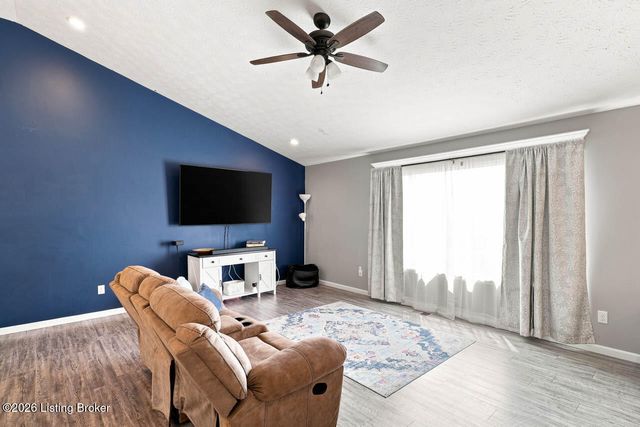 323 House Ln, Elizabethtown, KY 42701