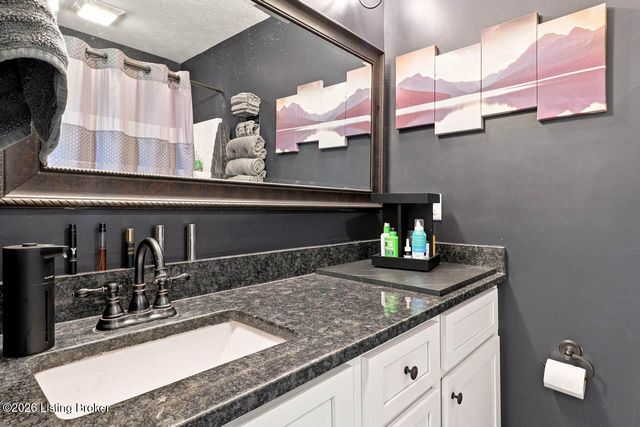 323 House Ln, Elizabethtown, KY 42701