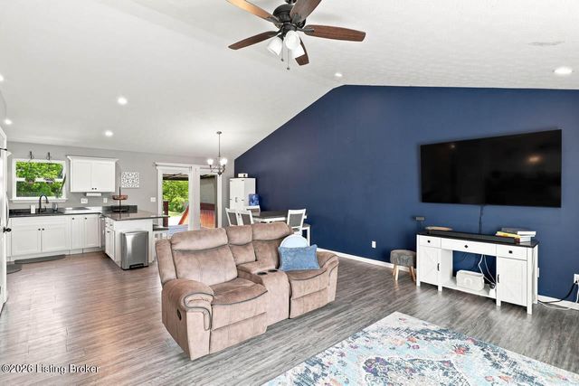323 House Ln, Elizabethtown, KY 42701