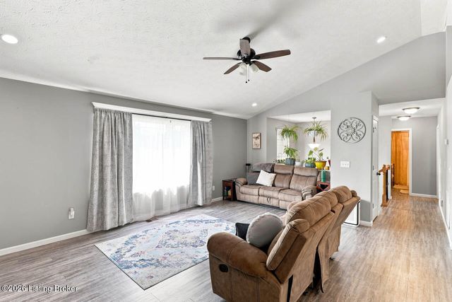323 House Ln, Elizabethtown, KY 42701
