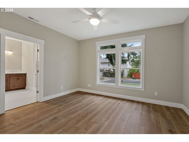 16031 Ne WASCO St, Portland, OR 97230