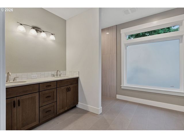 16031 Ne WASCO St, Portland, OR 97230