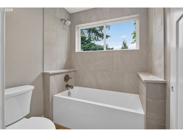 16031 Ne WASCO St, Portland, OR 97230
