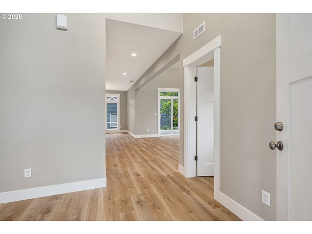 16031 Ne WASCO St, Portland, OR 97230