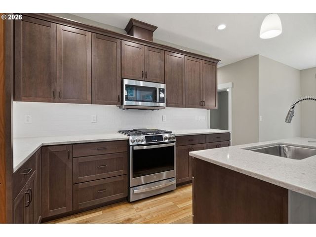 16031 Ne WASCO St, Portland, OR 97230