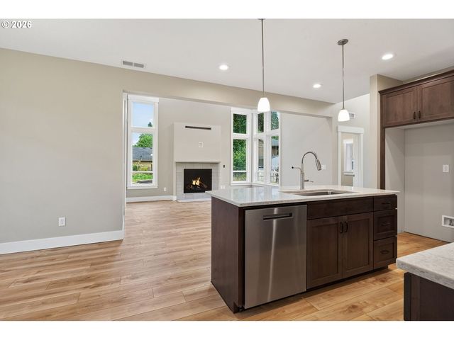16031 Ne WASCO St, Portland, OR 97230
