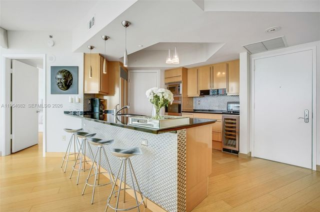 1000 S Pointe Dr 1007, Miami Beach, FL 33139