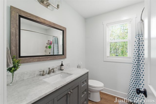 120 E 40th Street, Holland, MI 49423