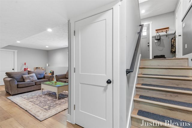 120 E 40th Street, Holland, MI 49423
