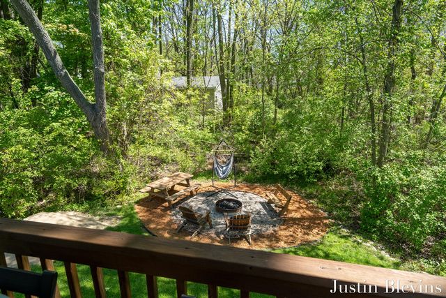 120 E 40th Street, Holland, MI 49423