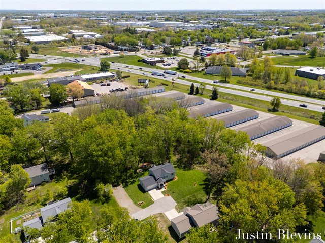 120 E 40th Street, Holland, MI 49423