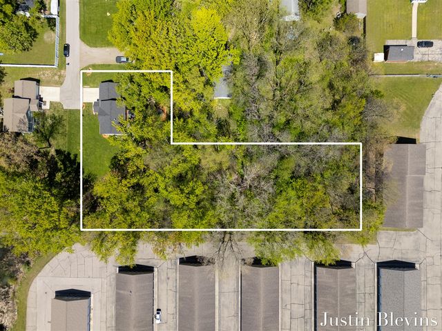 120 E 40th Street, Holland, MI 49423