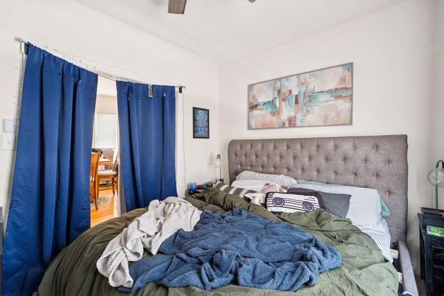 694 Central Avenue W, Saint Paul, MN 55104