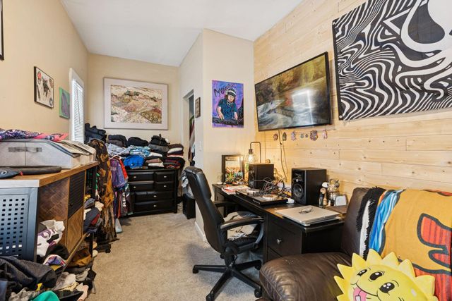 694 Central Avenue W, Saint Paul, MN 55104