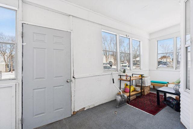 694 Central Avenue W, Saint Paul, MN 55104