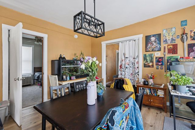 694 Central Avenue W, Saint Paul, MN 55104