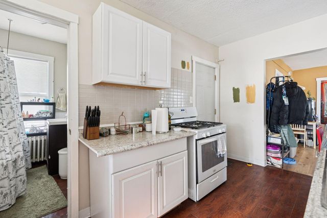 694 Central Avenue W, Saint Paul, MN 55104